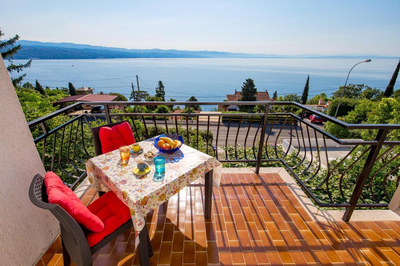 Apartmani Hrvatin Опатия Экстерьер фото