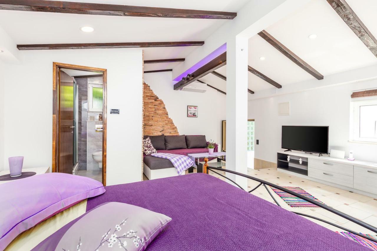 Apartmani Hrvatin Опатия Экстерьер фото