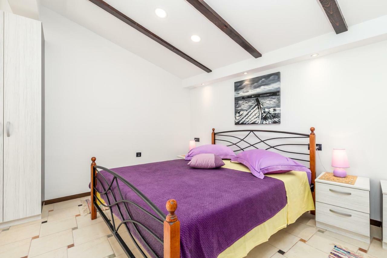 Apartmani Hrvatin Опатия Экстерьер фото