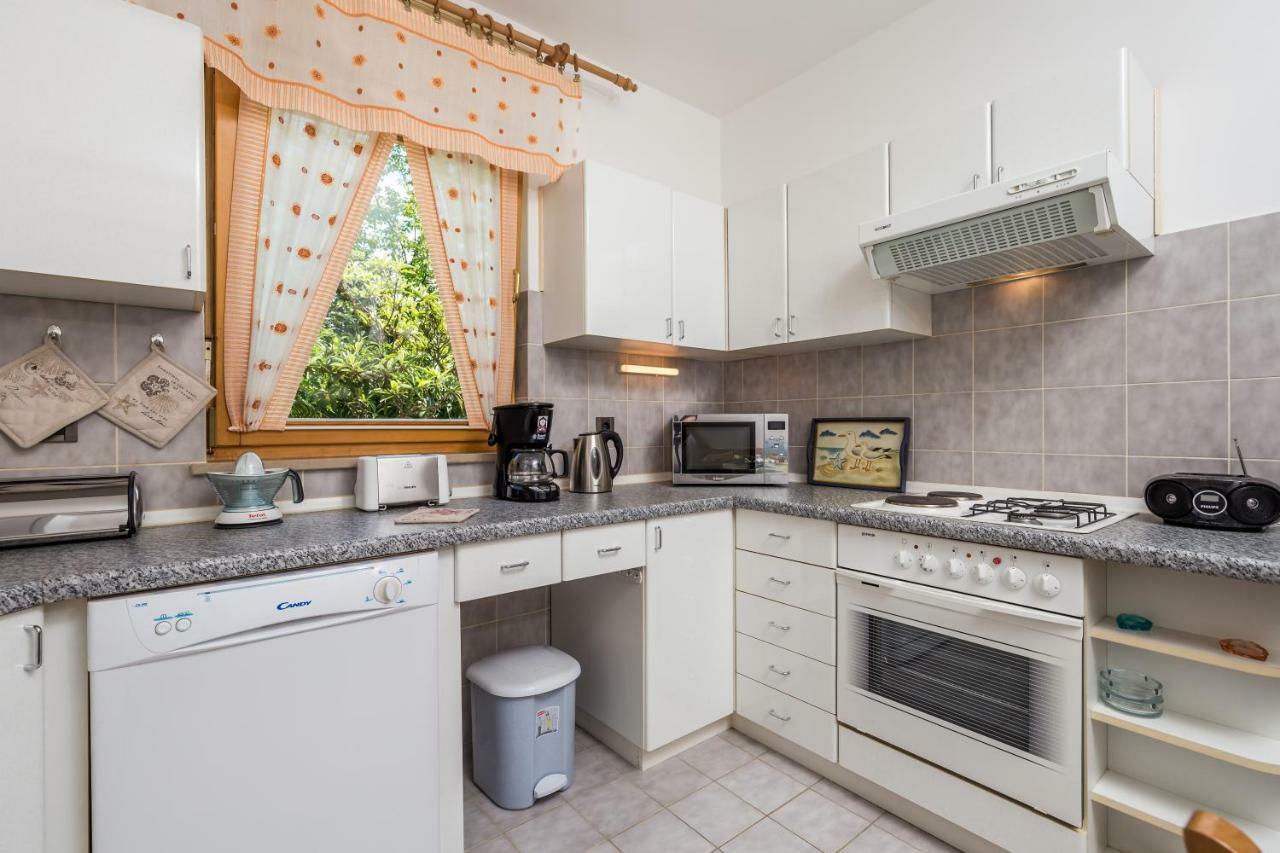 Apartmani Hrvatin Опатия Экстерьер фото
