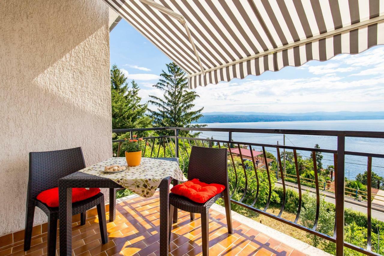 Apartmani Hrvatin Опатия Экстерьер фото