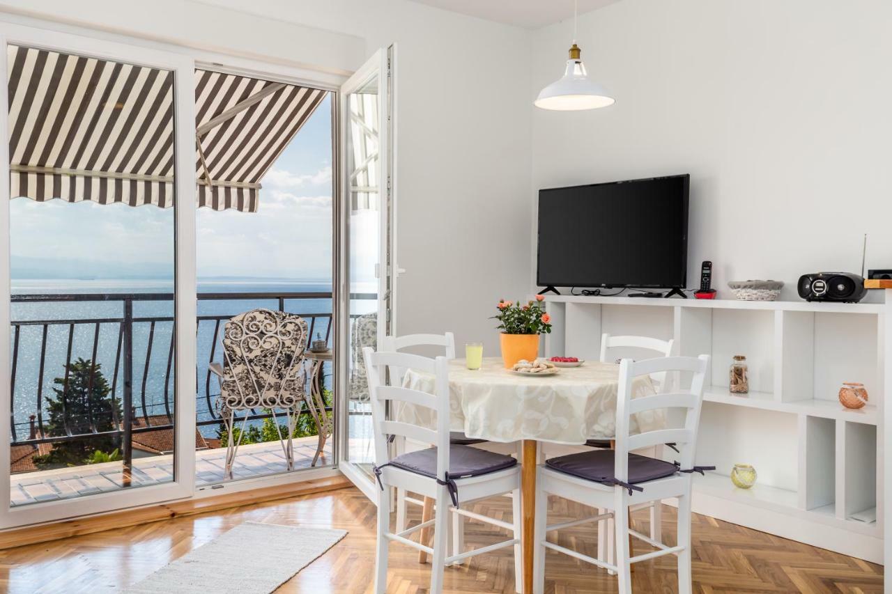 Apartmani Hrvatin Опатия Экстерьер фото