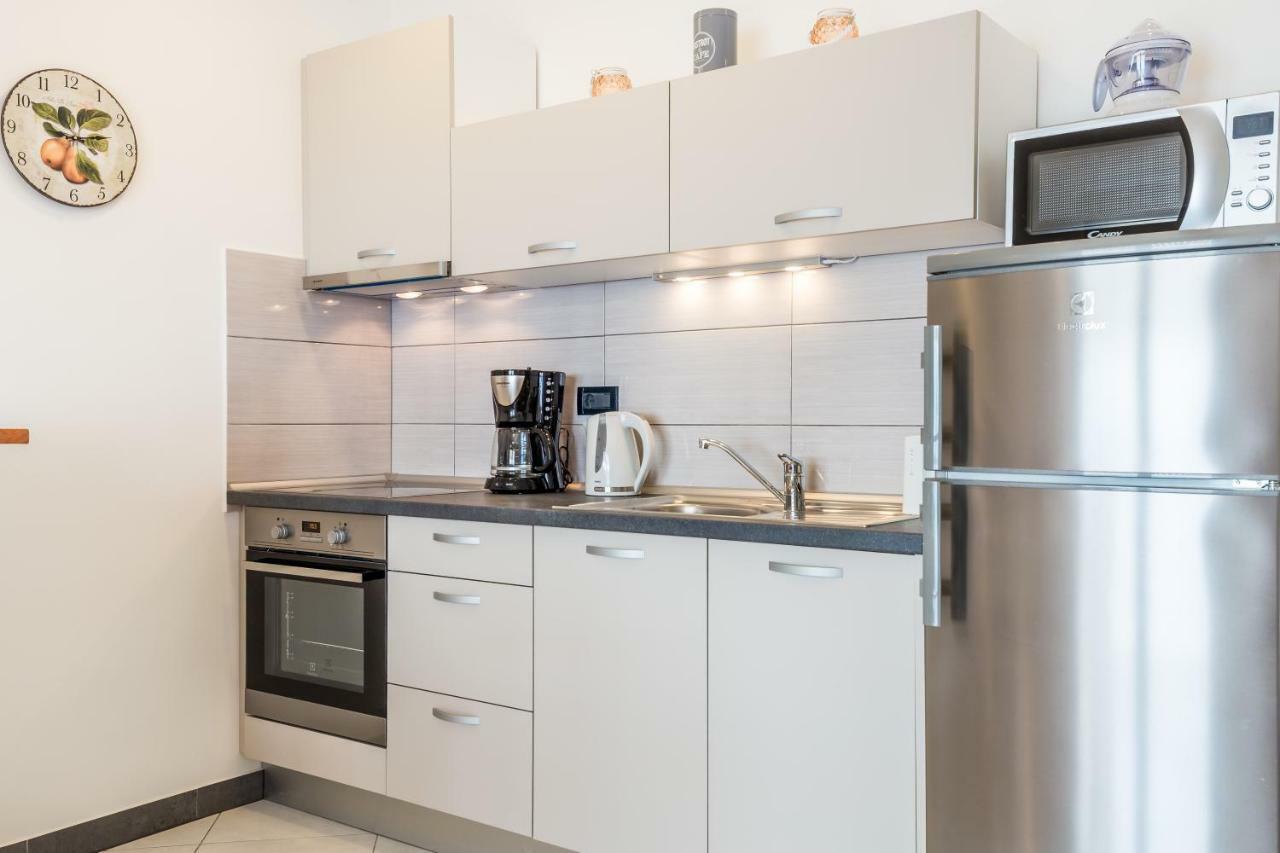 Apartmani Hrvatin Опатия Экстерьер фото