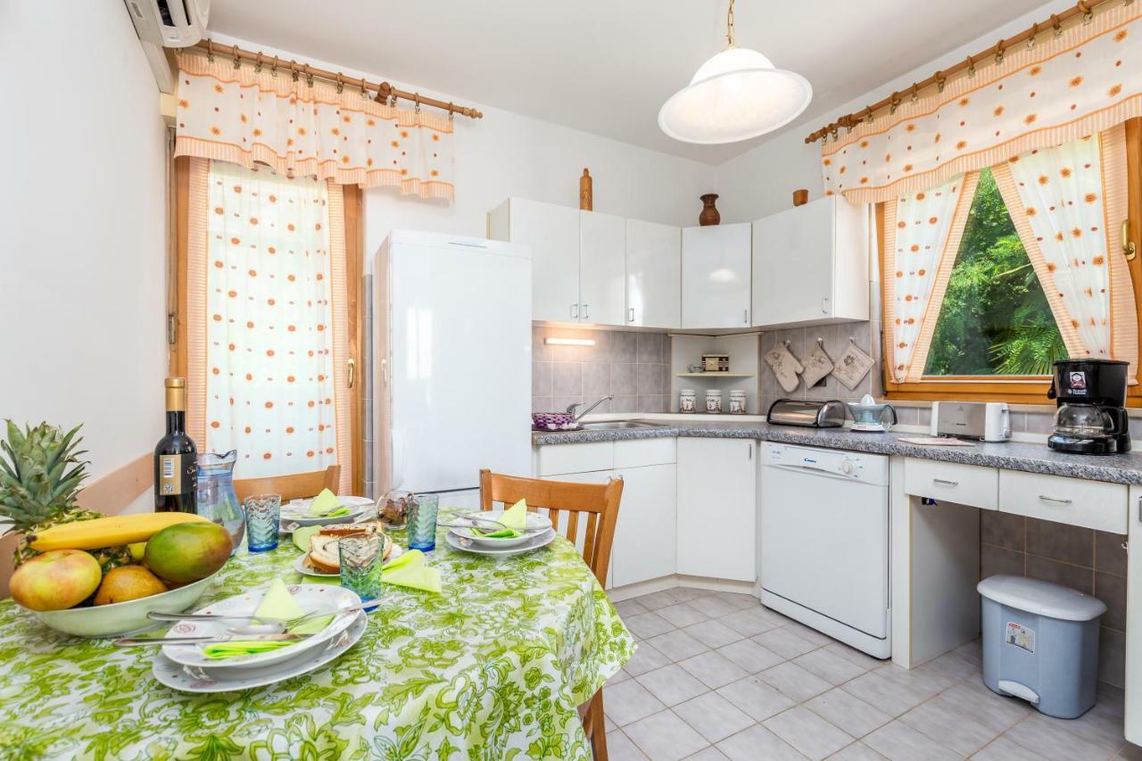 Apartmani Hrvatin Опатия Экстерьер фото