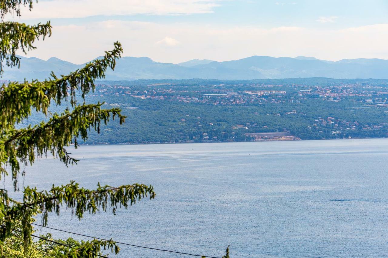 Apartmani Hrvatin Опатия Экстерьер фото